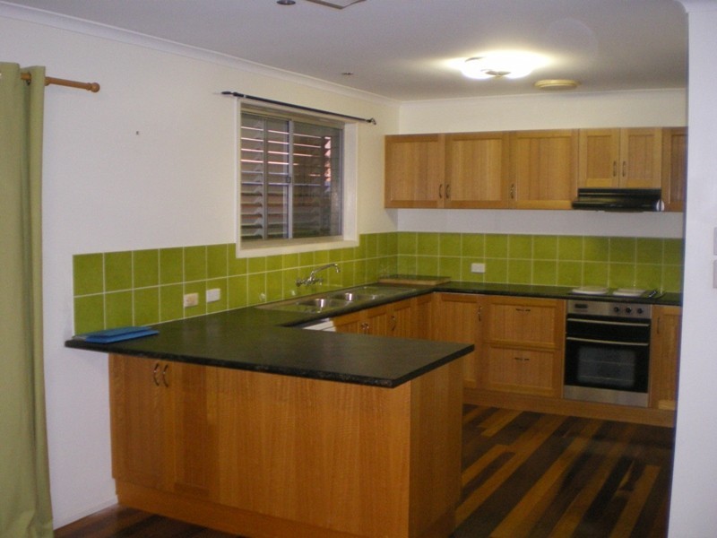 2 Rowell Street, Battery Hill QLD 4551