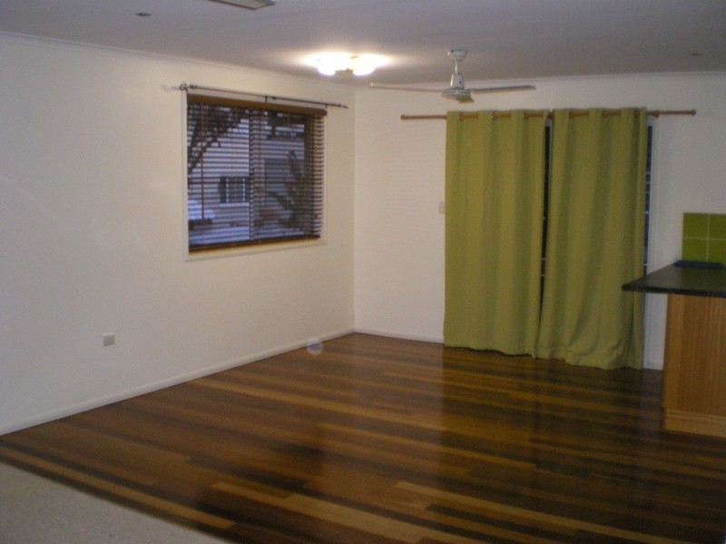 2 Rowell Street, Battery Hill QLD 4551