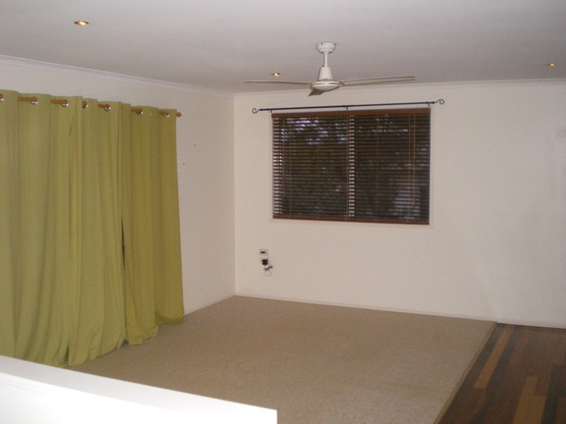 2 Rowell Street, Battery Hill QLD 4551