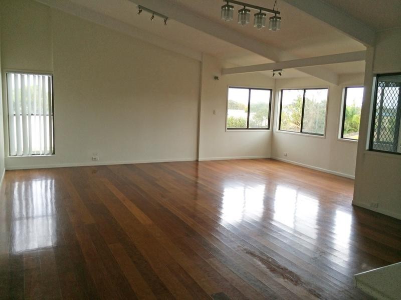 2 Anzac Street, Battery Hill QLD 4551