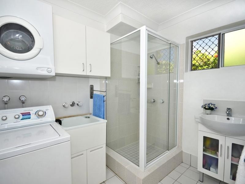 2/79 Esplanade, Golden Beach QLD 4551