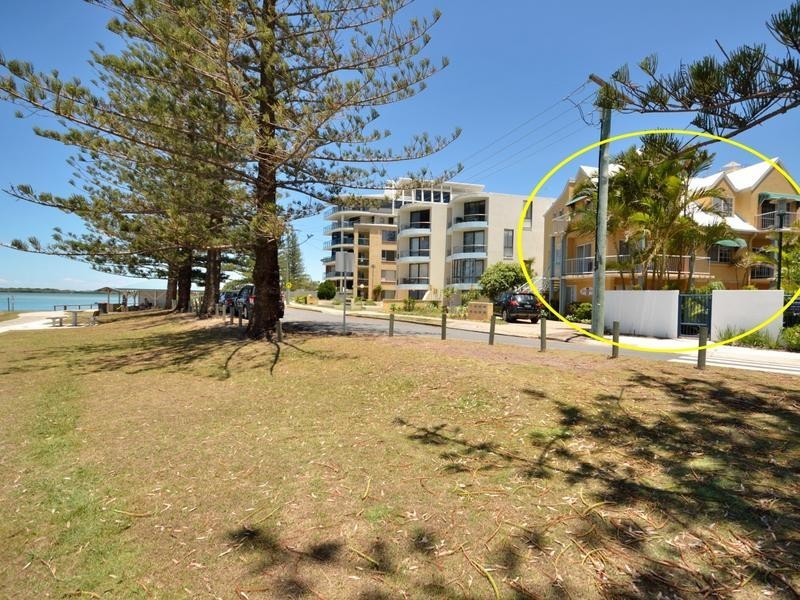 2/79 Esplanade, Golden Beach QLD 4551