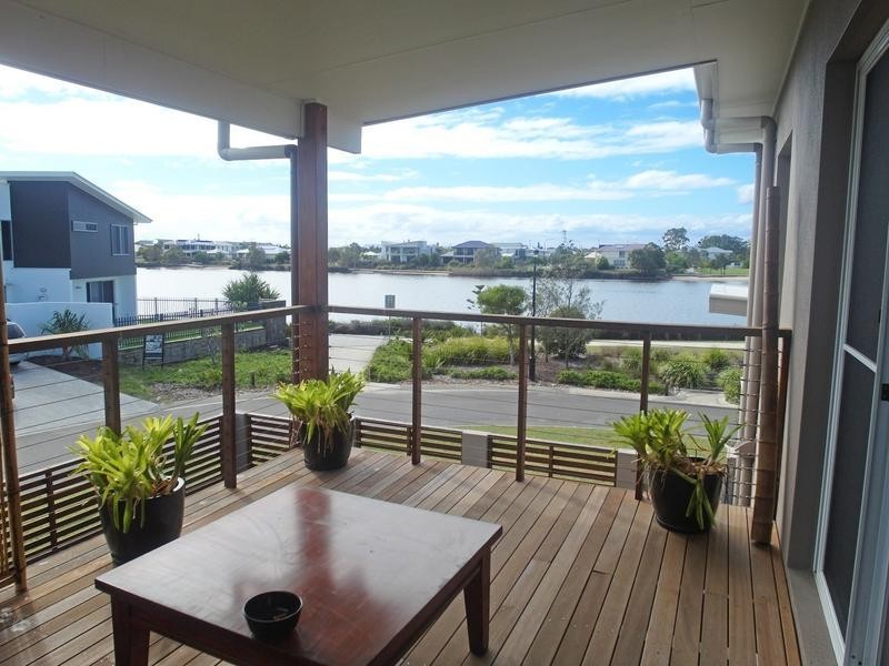1/6 Tompkins Esplanade, Birtinya QLD 4575