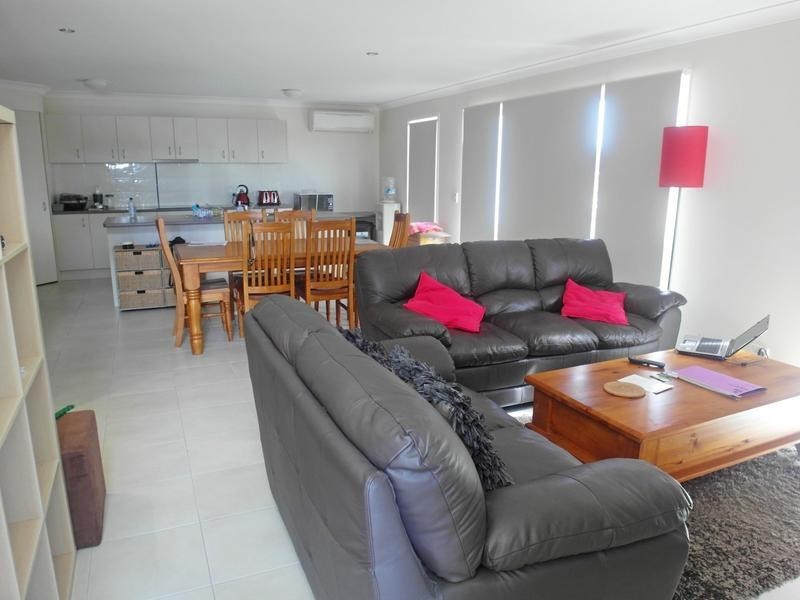 1/6 Tompkins Esplanade, Birtinya QLD 4575