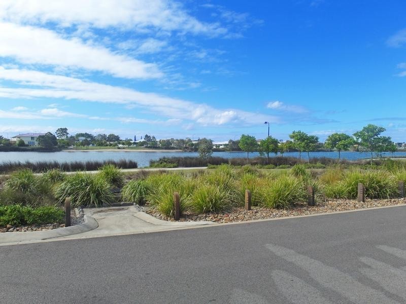 1/6 Tompkins Esplanade, Birtinya QLD 4575