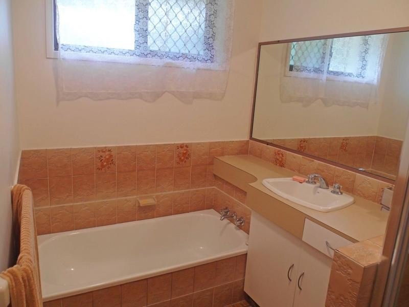 8 Teranna Street, Battery Hill QLD 4551