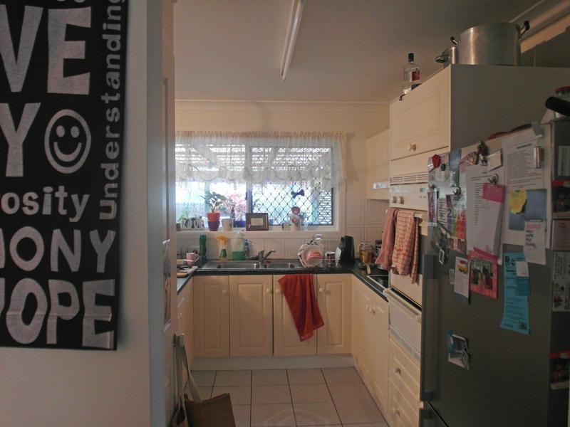 2 Hans Street, Caloundra West QLD 4551