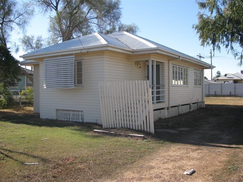 43 Drury Street, Dalby QLD 4405