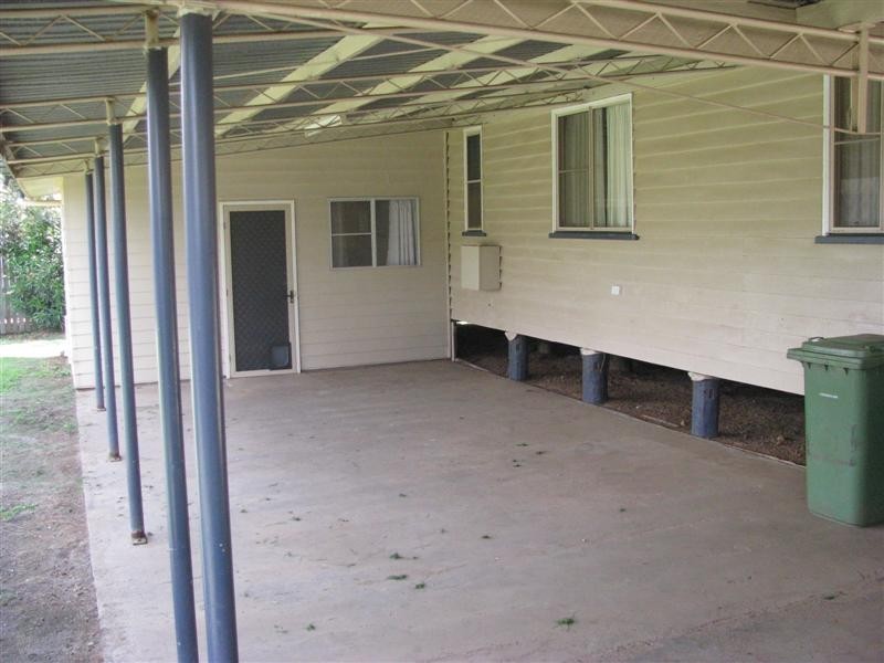 13 Loudoun Road, Dalby QLD 4405