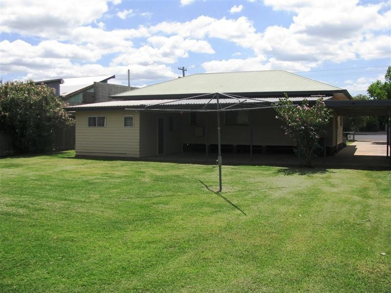 13 Loudoun Road, Dalby QLD 4405