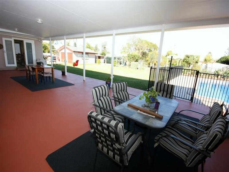 4 Knox Street, Dalby QLD 4405