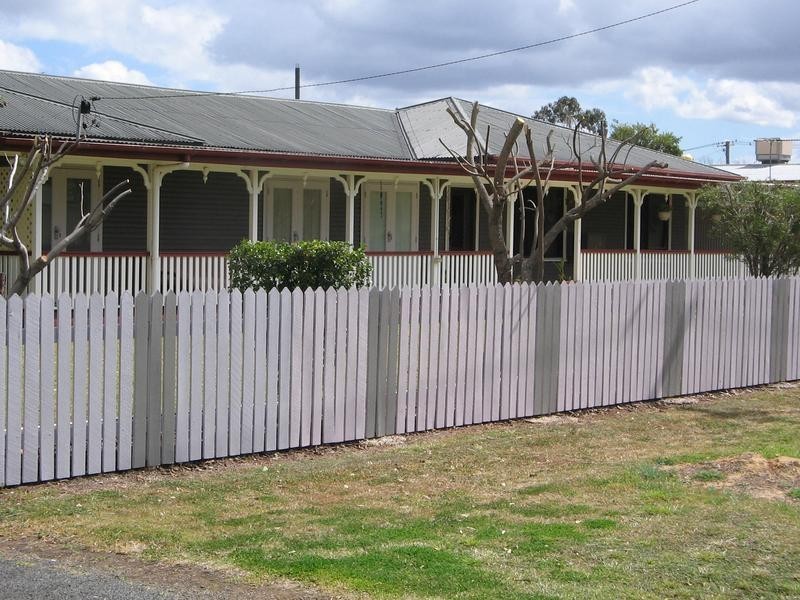 4 Knox Street, Dalby QLD 4405