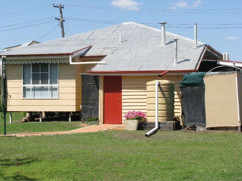 32 Condamine Street, Dalby QLD 4405