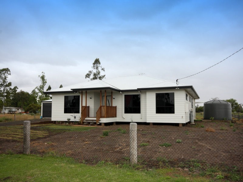85 Mahon Street, Dalby QLD 4405