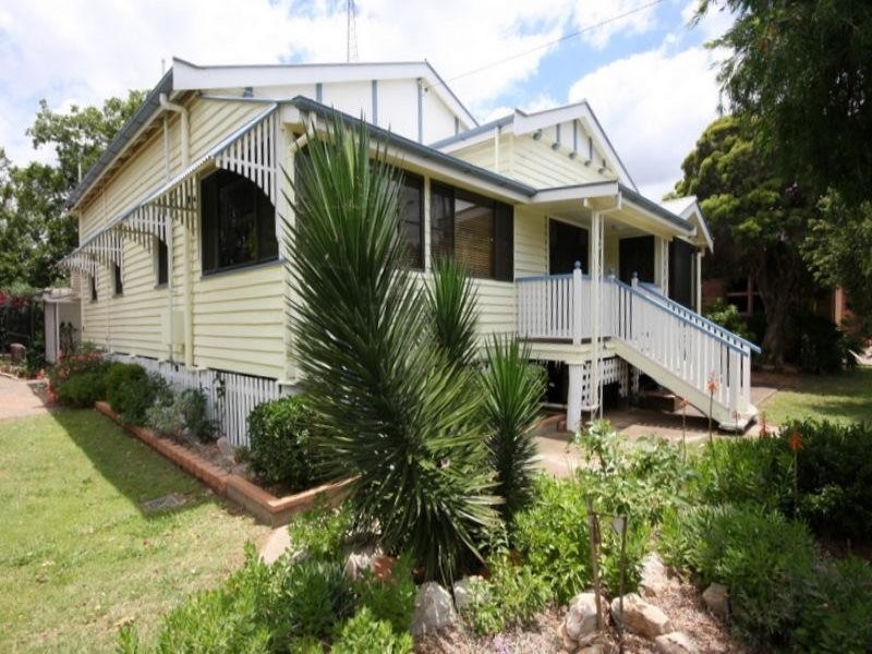 158 Cunningham Street, Dalby QLD 4405