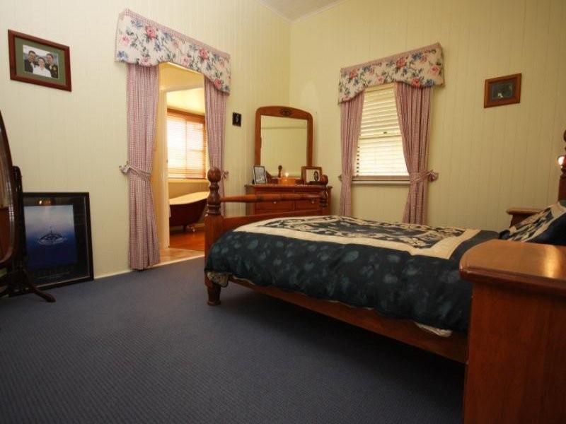 158 Cunningham Street, Dalby QLD 4405