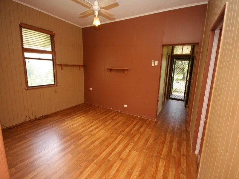 4 Amelia Street, Dalby QLD 4405