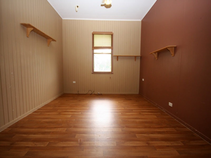 4 Amelia Street, Dalby QLD 4405