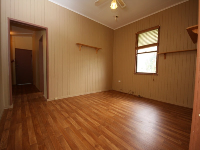 4 Amelia Street, Dalby QLD 4405