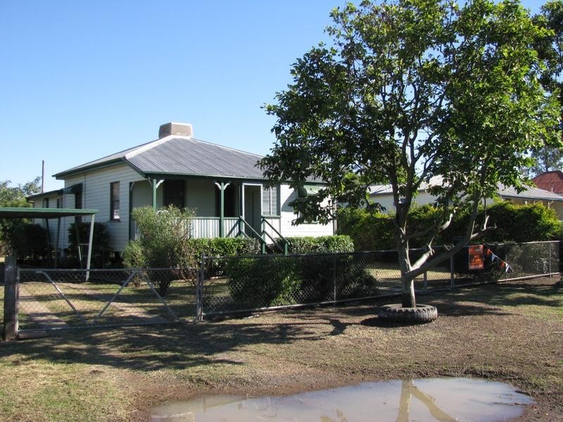 4 Amelia Street, Dalby QLD 4405