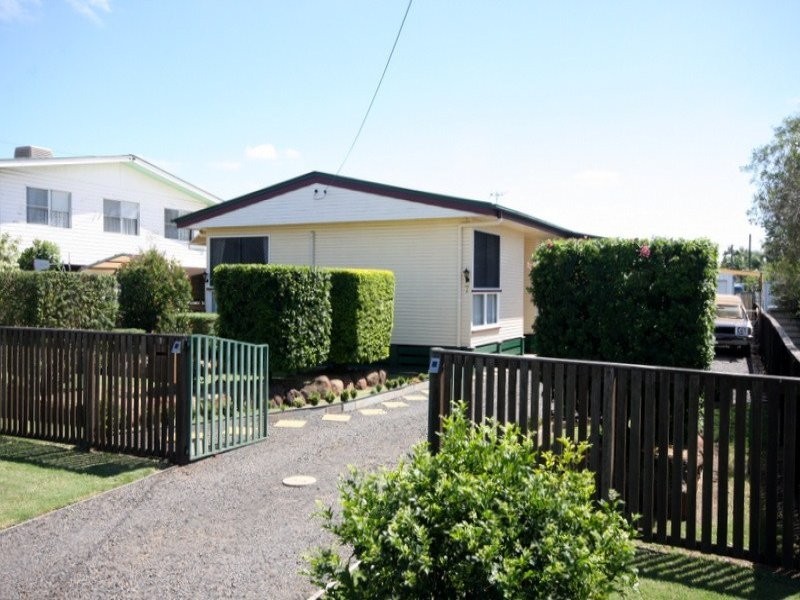 7 Lindsay Street, Dalby QLD 4405