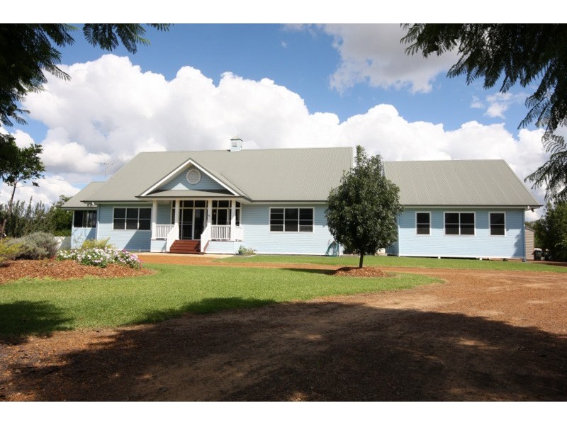 48 Summer Avenue, Dalby QLD 4405