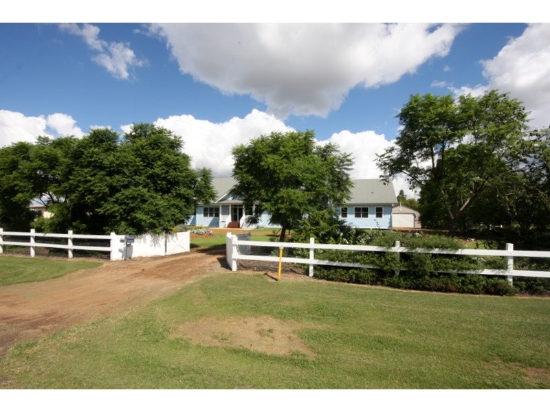 48 Summer Avenue, Dalby QLD 4405
