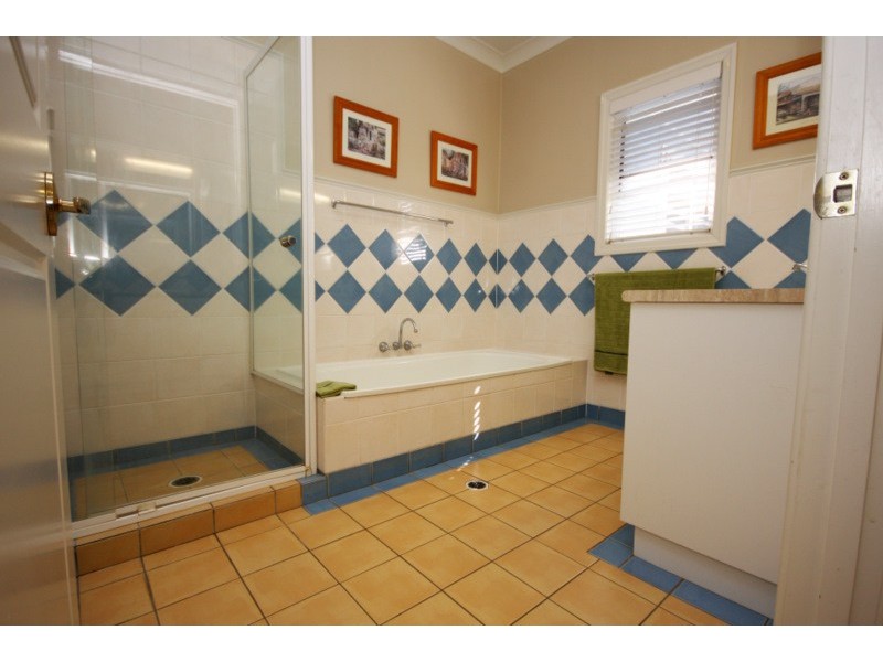 48 Summer Avenue, Dalby QLD 4405