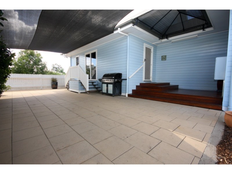 48 Summer Avenue, Dalby QLD 4405