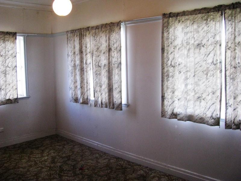 6 Nearhos Street, Dalby QLD 4405