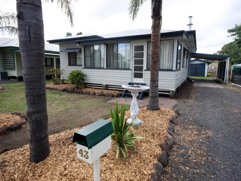 43 Charles Street, Dalby QLD 4405