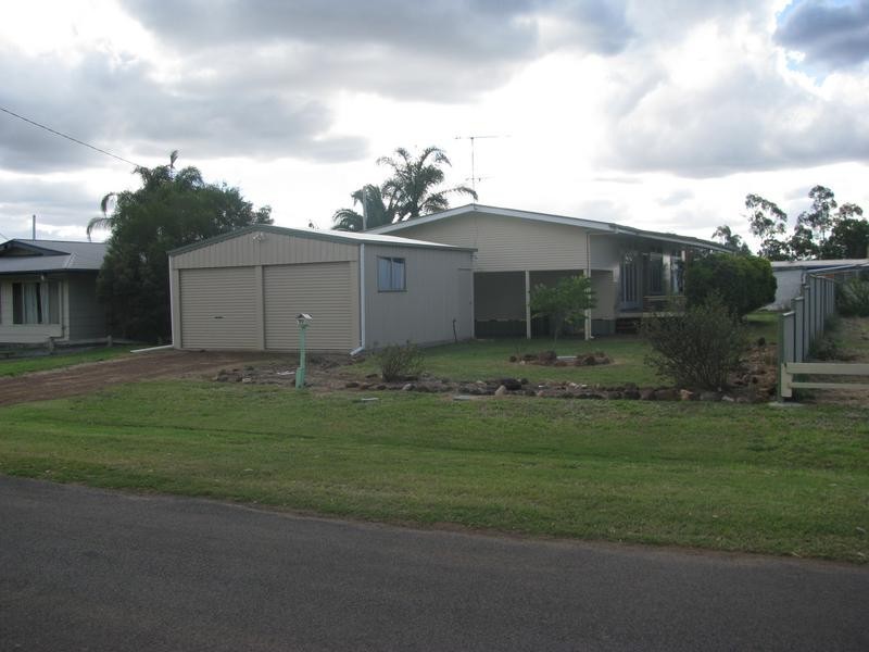 2a Hall Street, Dalby QLD 4405