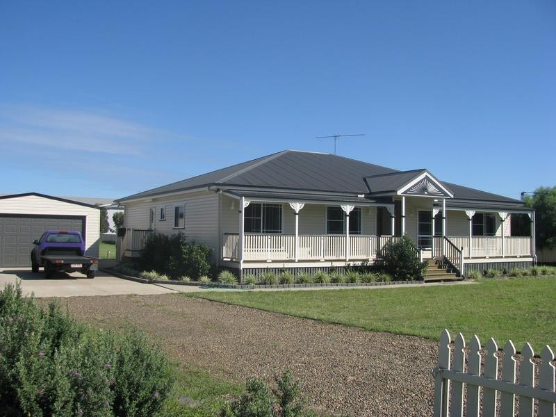 12 Watt Street, Dalby QLD 4405