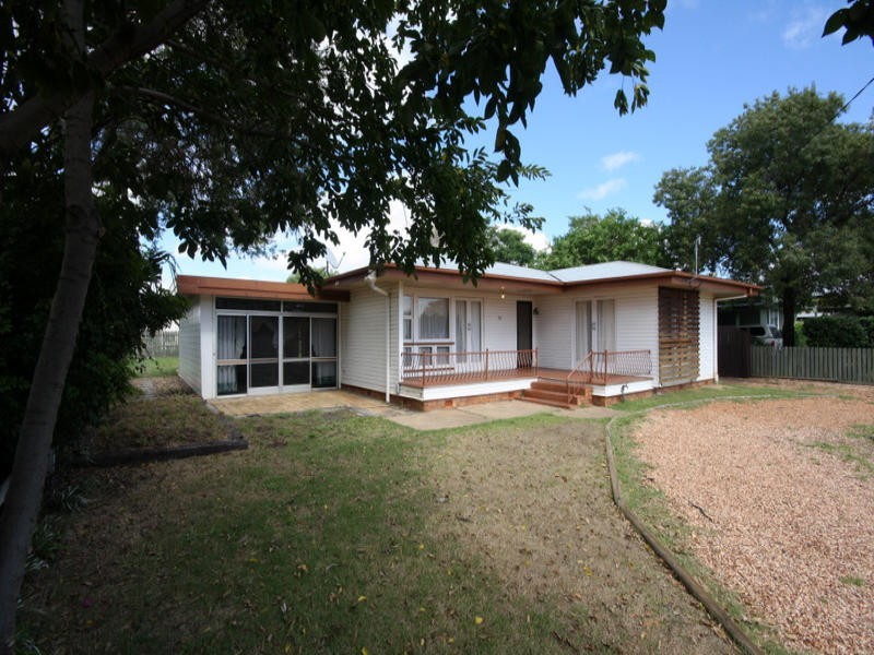 14 Hawthorne Street, Dalby QLD 4405