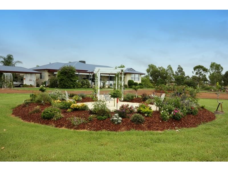 22 Weale Street, Dalby QLD 4405