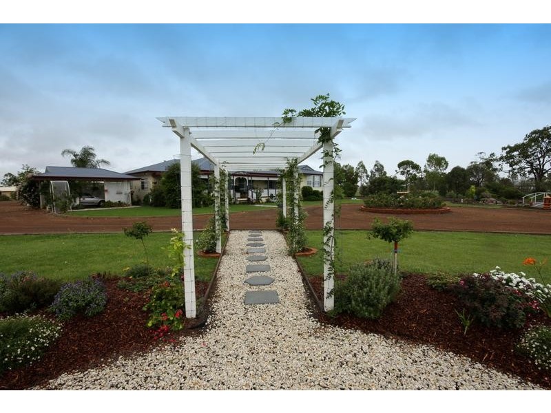 22 Weale Street, Dalby QLD 4405