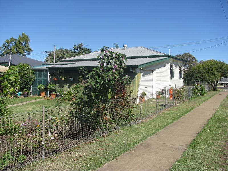 1 Wood Street, Dalby QLD 4405