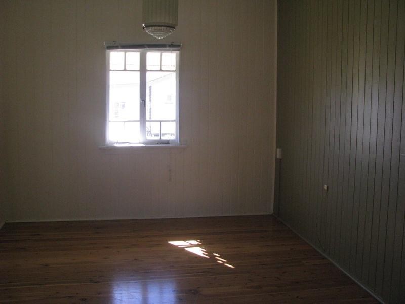 24 Skelton, Dalby QLD 4405