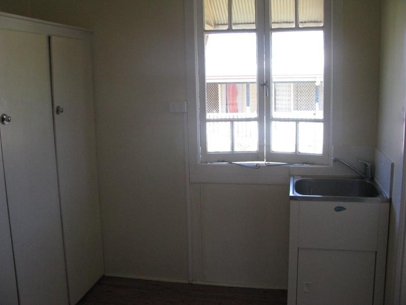 24 Skelton, Dalby QLD 4405