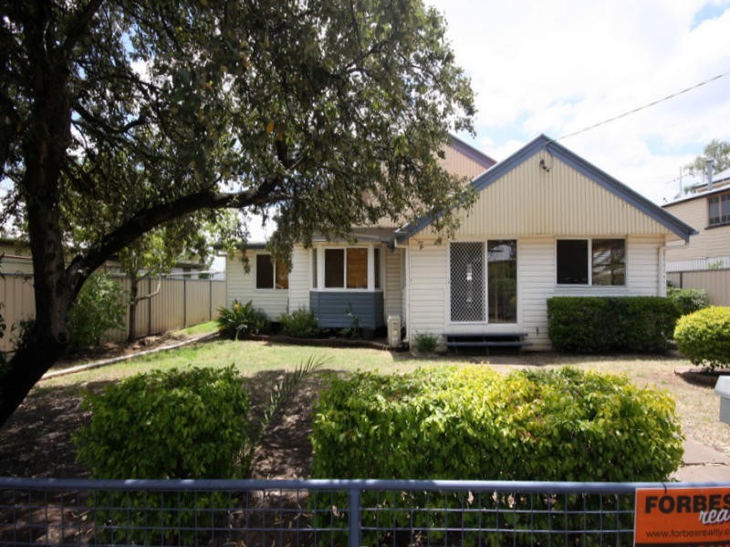 79 Patrick Street, Dalby QLD 4405
