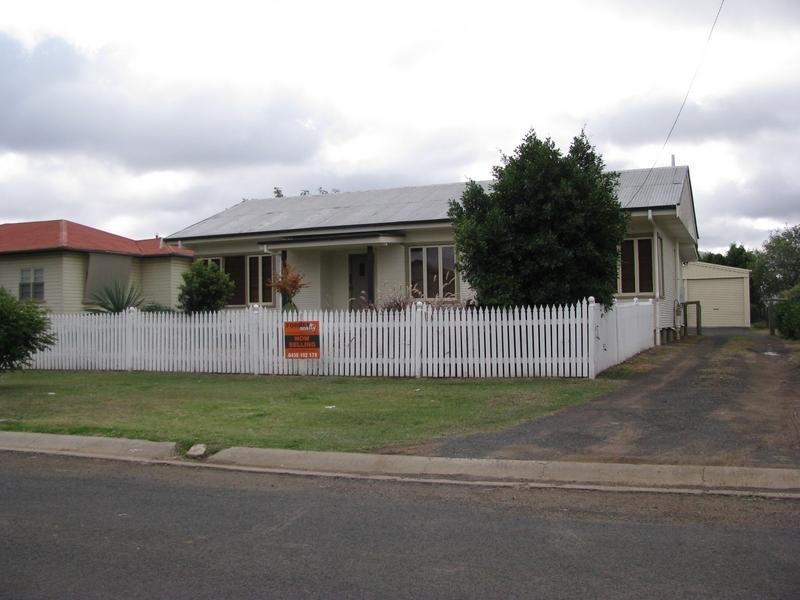 9 Connelly Street, Dalby QLD 4405