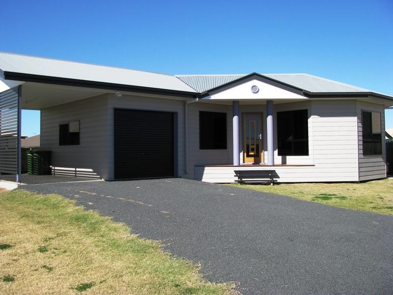 60 Diggers Drive, Dalby QLD 4405