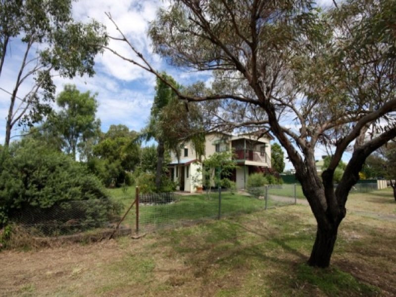10 Blaxland Road, Dalby QLD 4405