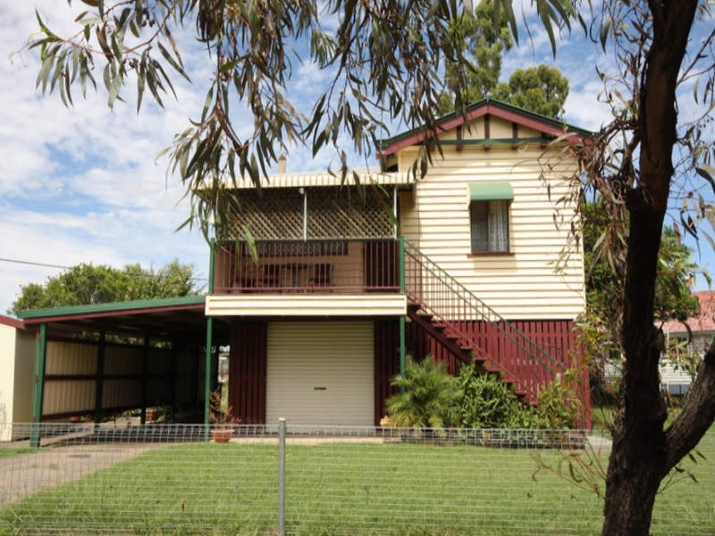 10 Blaxland Road, Dalby QLD 4405