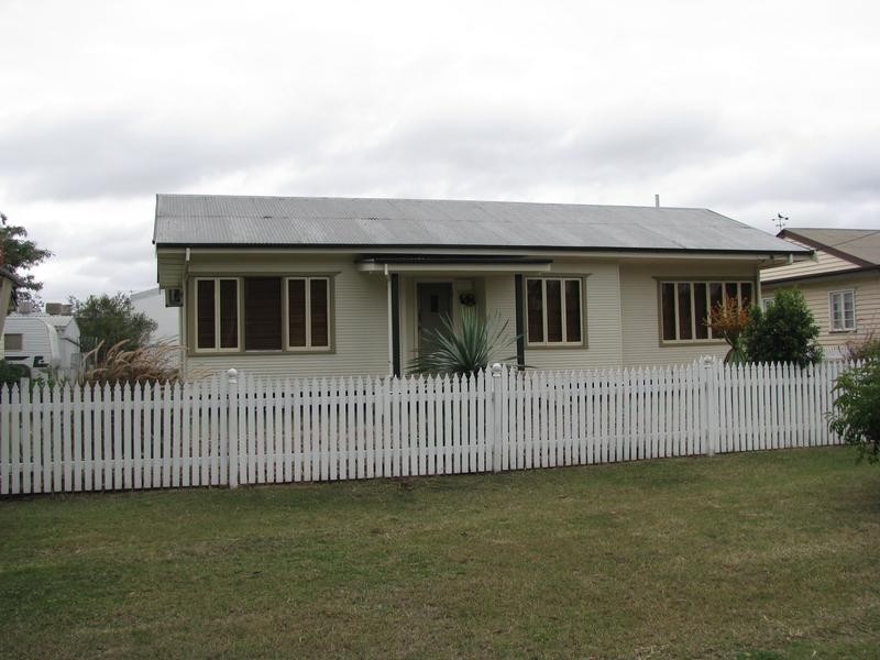 9 Connolly, Dalby QLD 4405
