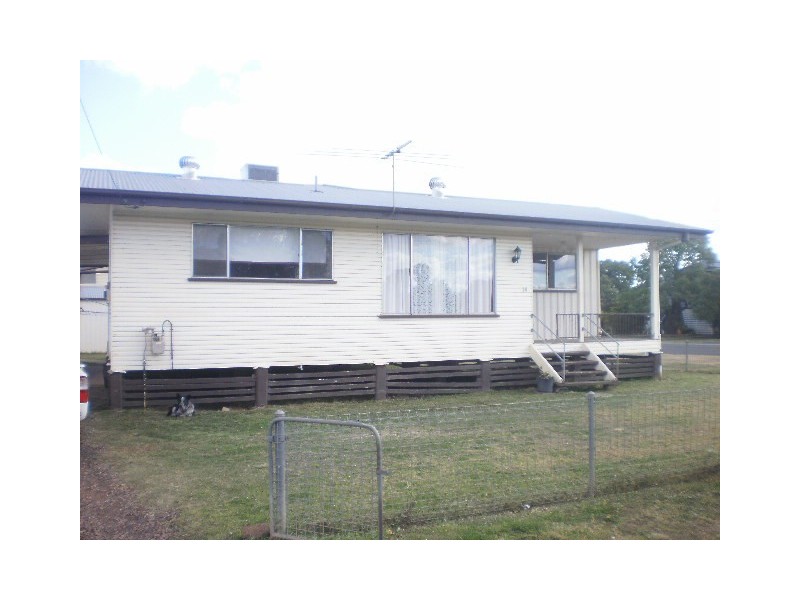 14 Scarlet Street, Dalby QLD 4405