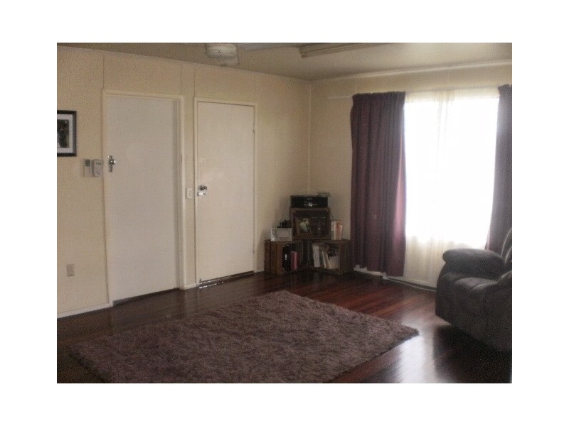 14 Scarlet Street, Dalby QLD 4405