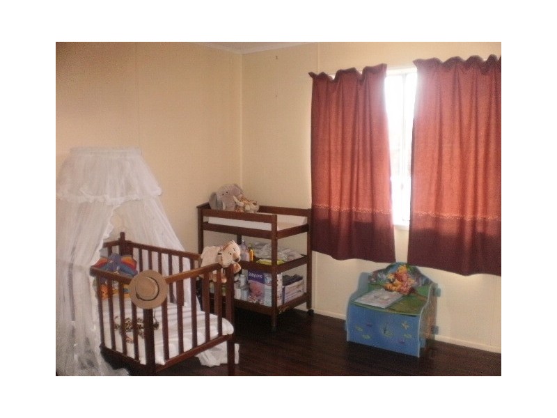 14 Scarlet Street, Dalby QLD 4405