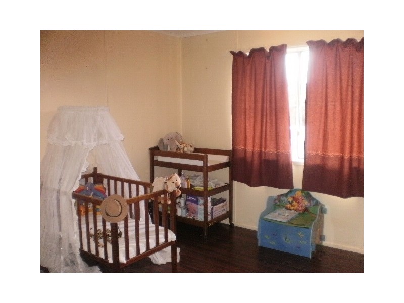 14 Scarlet Street, Dalby QLD 4405