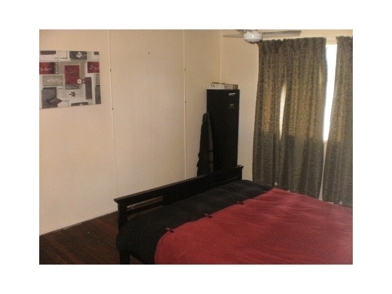 14 Scarlet Street, Dalby QLD 4405